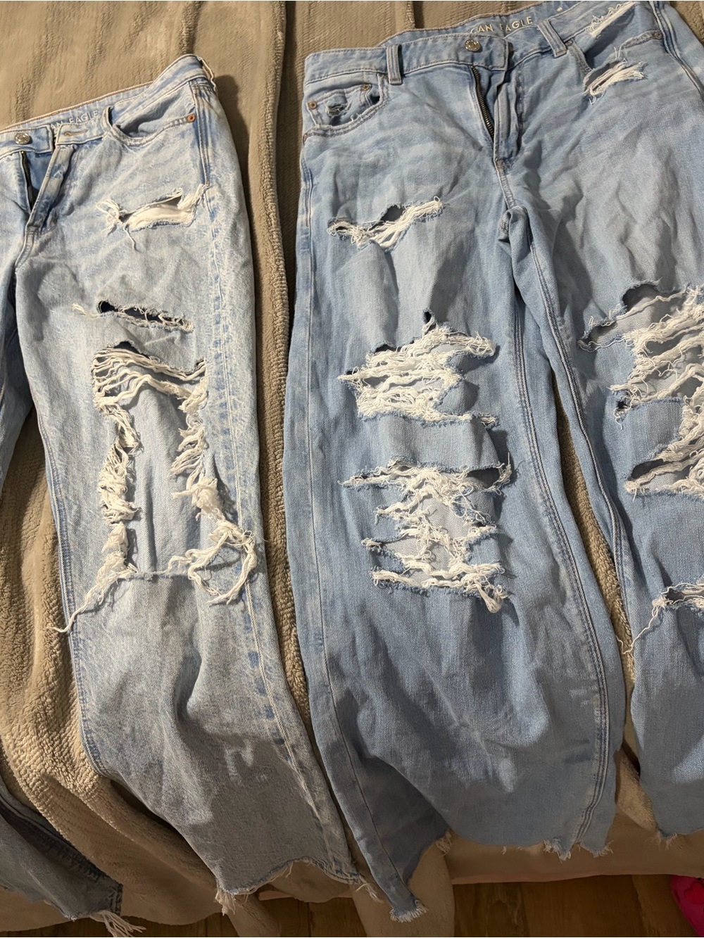 American Eagle Outfitters Light Blue Distressed Ripped Women’s Jeans